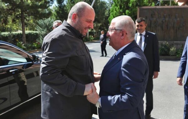 Умєров проводить переговори у Туреччині