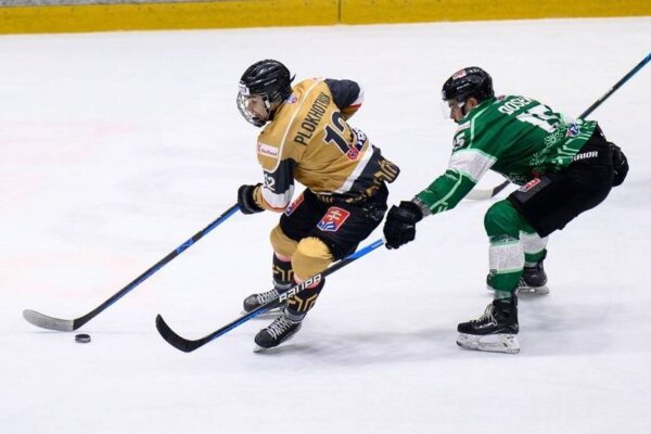 В чемпіонат Словаччини повернувся грати український хокеїст