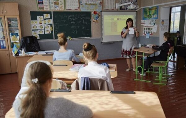 Валюта в “Мрії” і 5 тисяч для школярів: як отримати допомогу