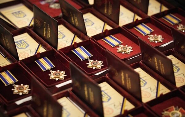 Військовим скоротять процедуру нагородження