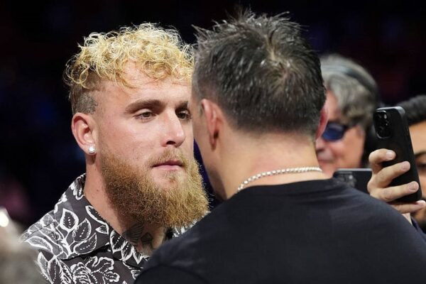 Є дві сторони медалі: Експромоутер Усика оцінив сенс бою проти Пола