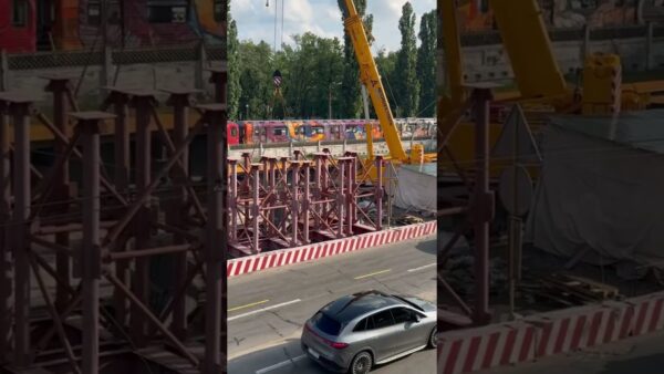 Реконструкція шляхопроводу біля станції метро “Дарниця”