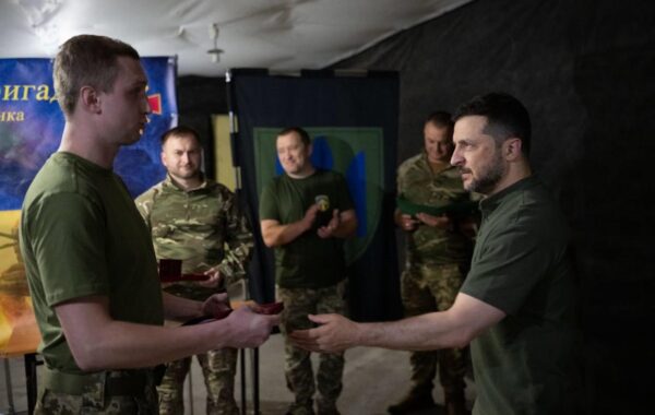 Зеленський відвідав оборонців Вовчанська