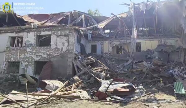 Зранку РФ вдарила по Херсону: є загиблі і поранені