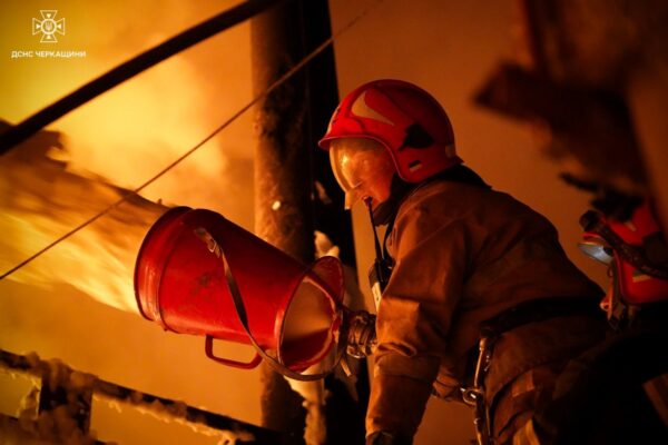 Дронова атака на Полтавщину: горіло підприємство