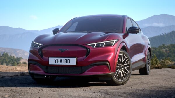 Електричний Mustang обігнав бензиновий у продажах