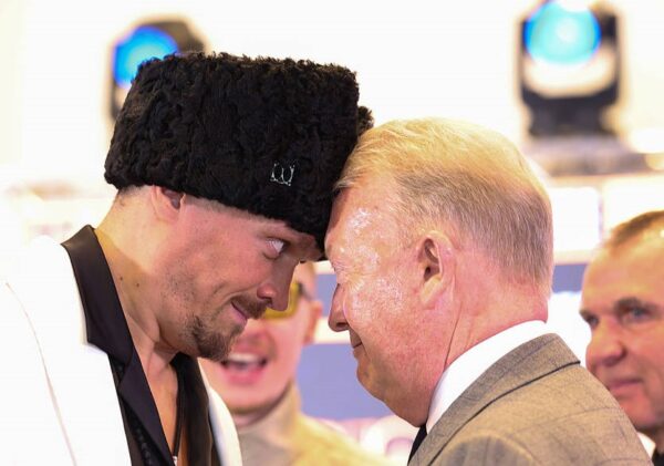 Френк Воррен сприймає травму Усика як причину для невиходу на ринг