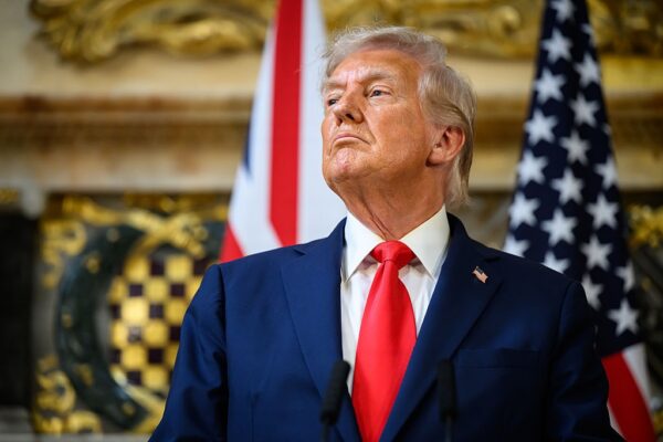 Кортеж №1. Трамп змушує світових лідерів чекати