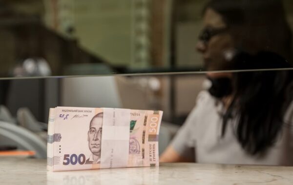 Куди йдуть гроші українців – і чому бізнес змушений чекати кредитів