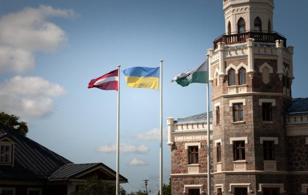 Латвія закупить в США зброю для України