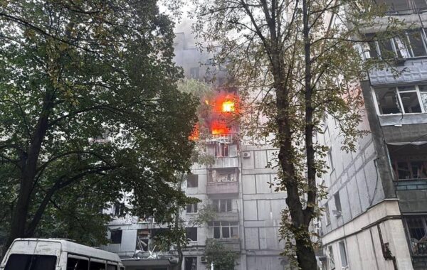 Момент прильоту ракети у Дніпрі потрапив на відео