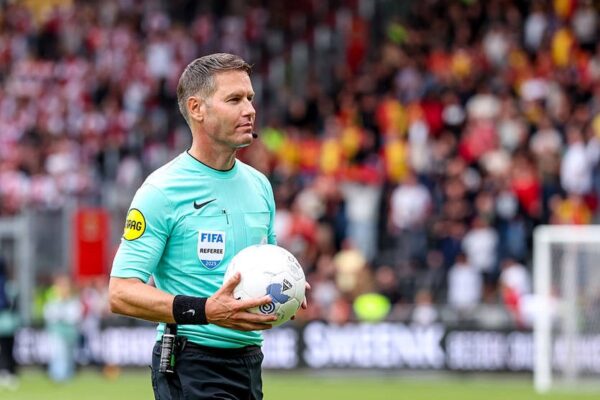 На матч Україна – Франція призначені нідерландські арбітри