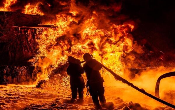 Нічна атака РФ: на Прикарпатті спалахнув обʼєкт інфраструктури