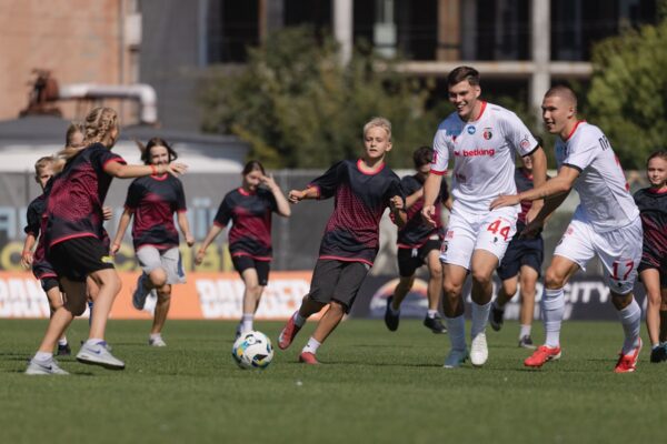 Павло Журило та Betking Foundation: “Через спорт і турботу ми підтримуємо дітей” &mdash; у Рівному відбувся “День із командою Королів”