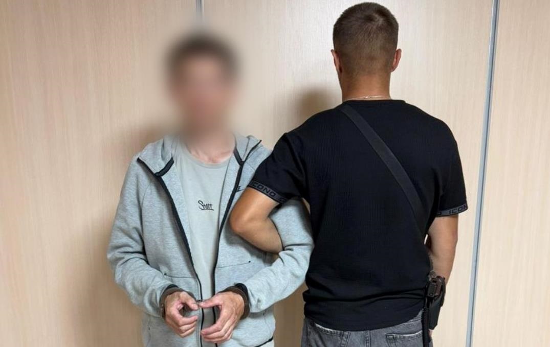 Новини України - Під Харковом чоловік зґвалтував 15-річну дівчину на кладовищі