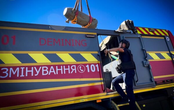 Під Києвом виявили та знешкодили бойову частину ракети