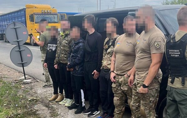 Поліцейський з Києва вивозив ухилянтів під виглядом спецпризначенців