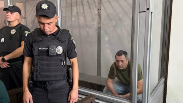 Прикривається сином? Новий мотив вбивства Парубія