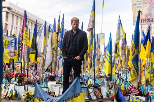 Принц Гаррі вшанував пам&rsquo;ять загиблих українських захисників у Києві