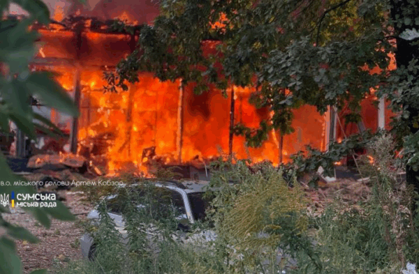РФ вдарила по Сумах дронами, виникла пожежа