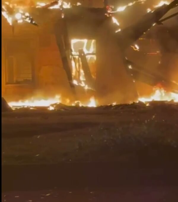 РФ вкотре вдарила по Сумах: масштабна пожежа, є поранені