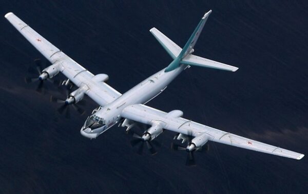 Росія підняла в небо стратегічні бомбардувальники