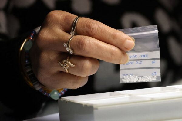 Росія влаштувала хаб у Вірменії для вивезення підсанкційних алмазів – ЗМІ