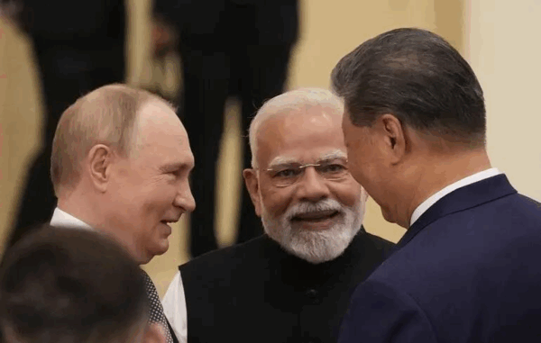 ШОС і парад: як Китай кидає виклик США