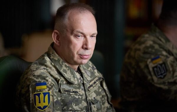 Сирський звільнив двох командувачів корпусів