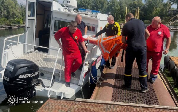 Тимчасову переправу через Дніпро організовано в Кременчуці