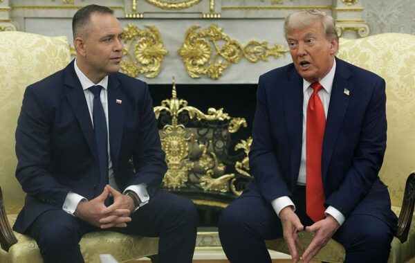 Трамп і Навроцький обговорили атаку російських дронів на Польщу