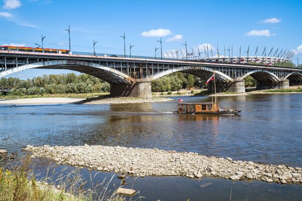 У Варшаві зафіксували рекордно низький рівень води у Віслі