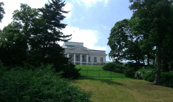 Українця, який запустив дрон над урядовими будівлями в Польщі, депортували