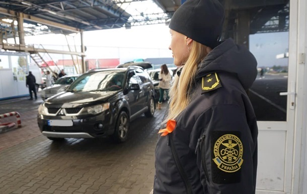 Новини України - Усі українські митники пройдуть атестацію