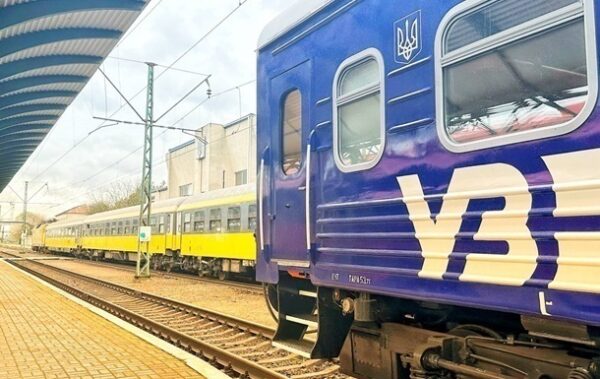 В Україні затримується низка поїздів через атаку Росії