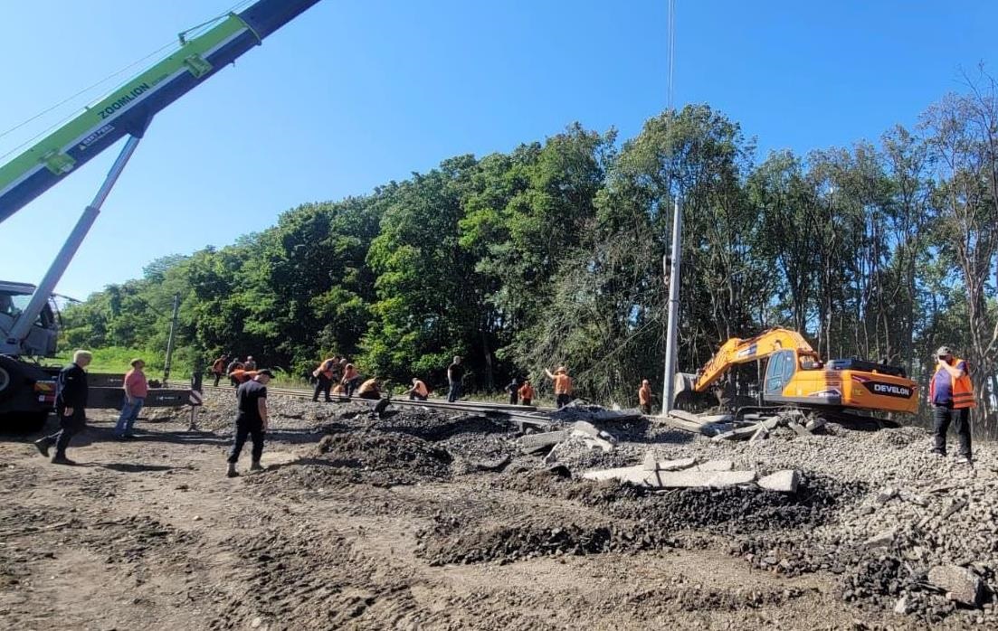 Новини України - Вибухи на Київщині: 28 поїздів змінили маршрути