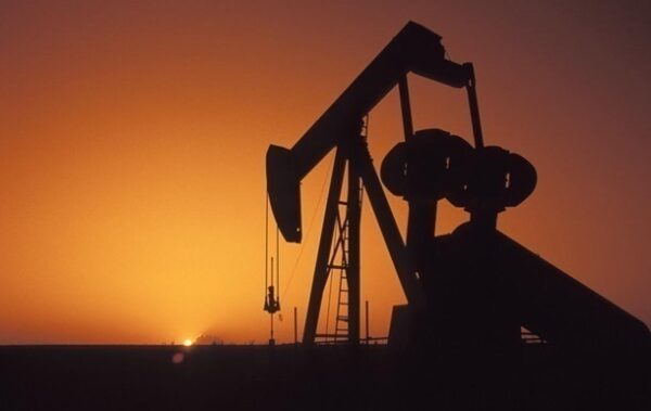 Китай розширює стратегічні запаси нафти