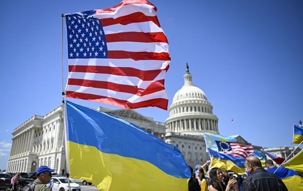 Новини світу - Майже 70% американців підтримують зброю для України - опитування