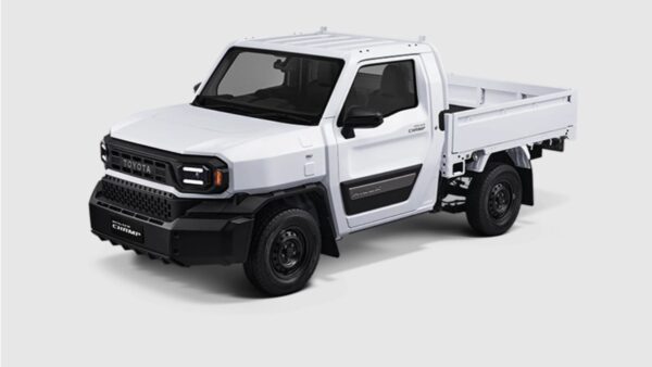Toyota представила скорочений Hilux Champ