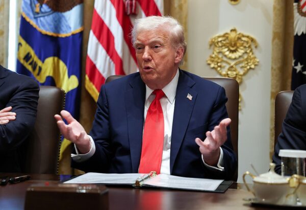 Трамп скасував зустріч із Сі