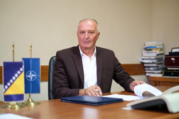 Боснія і Герцеговина відмовила у посадці літаку з главою МЗС Угорщини