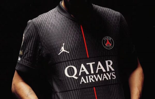 ПСЖ представив четвертий комплект форми на поточний сезон