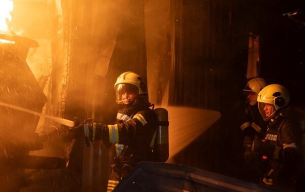 У Вишгороді БПЛА влучив у багатоповерхівку