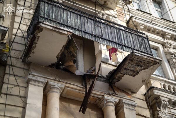 В Одесі обвалився балкон, постраждали дві жінки