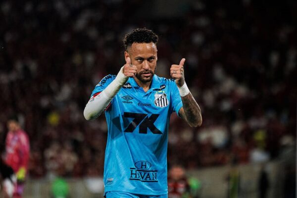 Неймар перервав довгу паузу, оформивши хет-трик