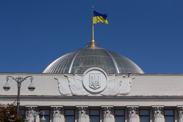 Російську виключили з переліку мов, які потребують особливого захисту