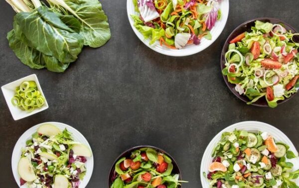 Секрети довгого життя салатів: як уникнути отруєнь під час свят