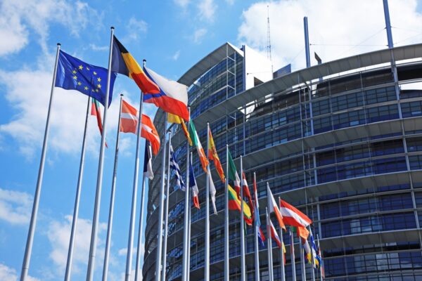 Сім країн ЄС офіційно підтримали “репараційний кредит” Україні