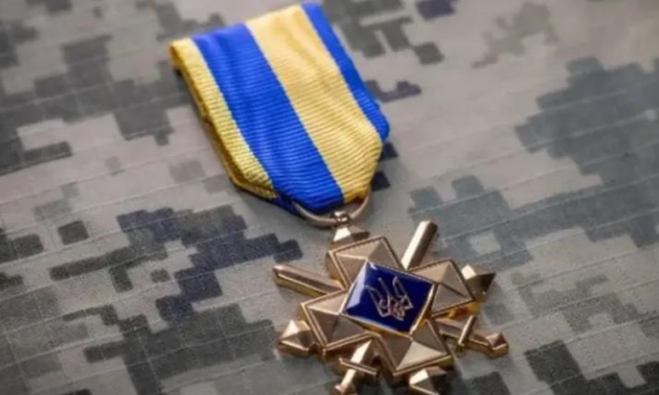 Уряд затвердив щомісячну виплату за Хрест бойових заслуг