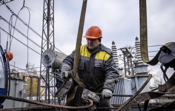 В областях України почали аварійно вимикати світло